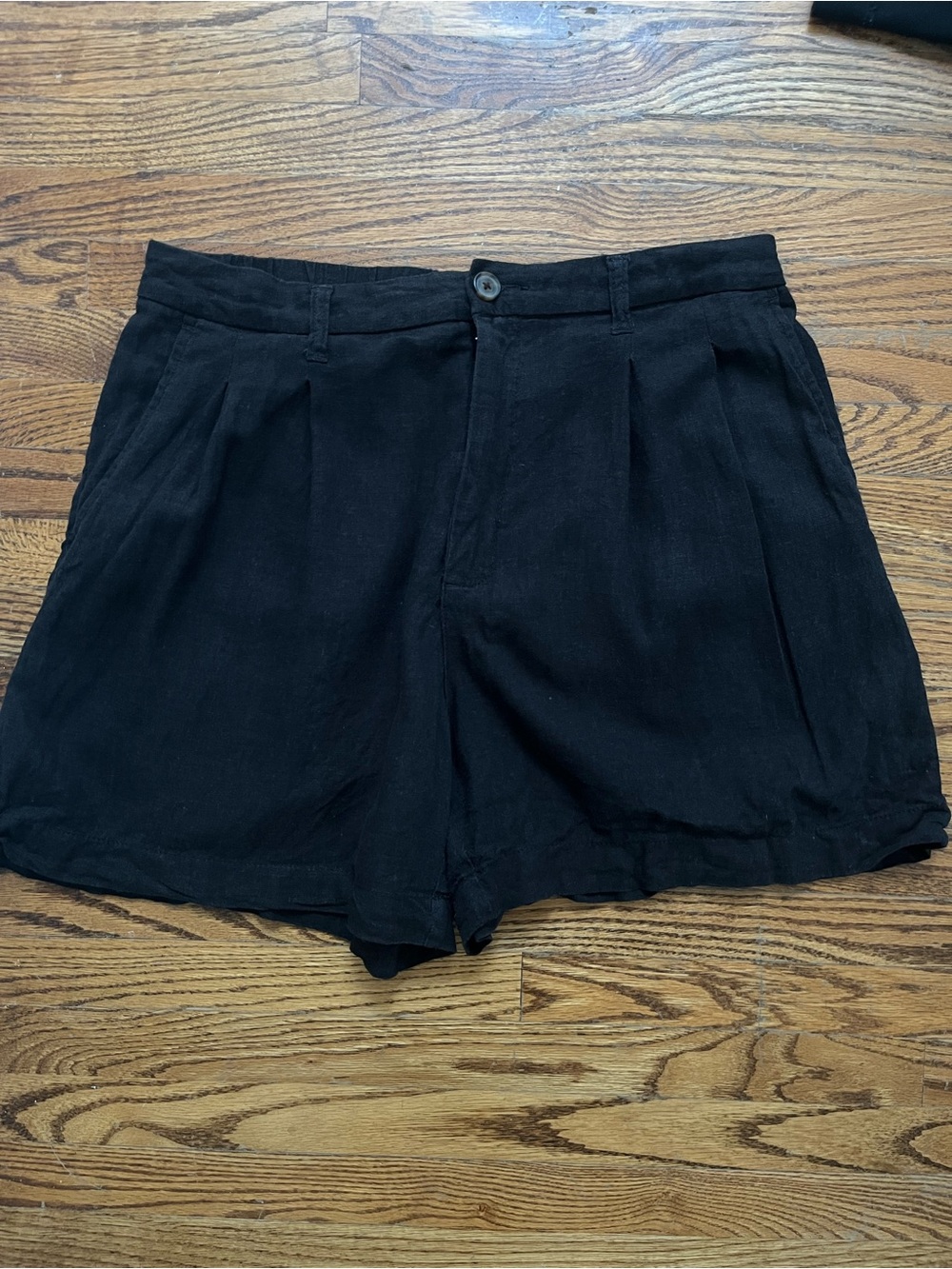 GAP Linen High-Rise Pleated Shorts